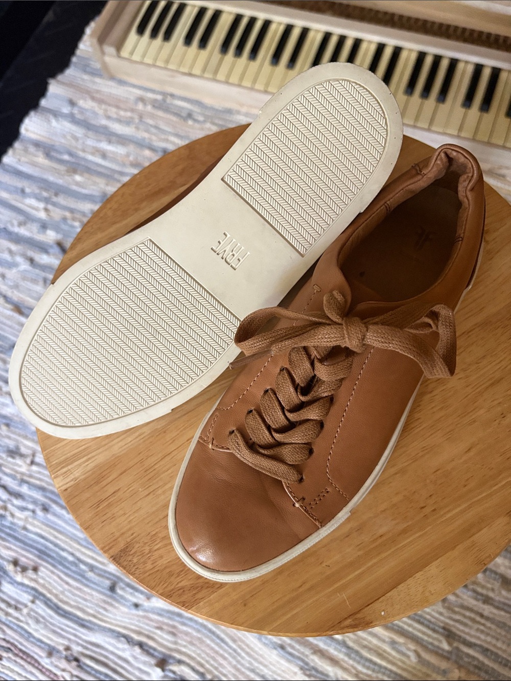 Frye leather sneakers 6.5 - Picture 4 of 5